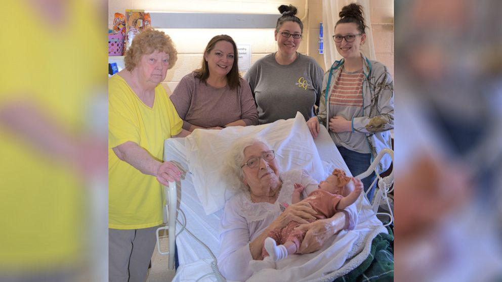 Cordelia Mae Hawkins (center) holds her great-great-great grandaughter Zhavia. Hawkins' daughter Frances Snow, granddaughter Gracie Howell, great-granddaughter Jacqueline Ledford, and great-great-granddaughter Jaisline Wilson stand behind them.